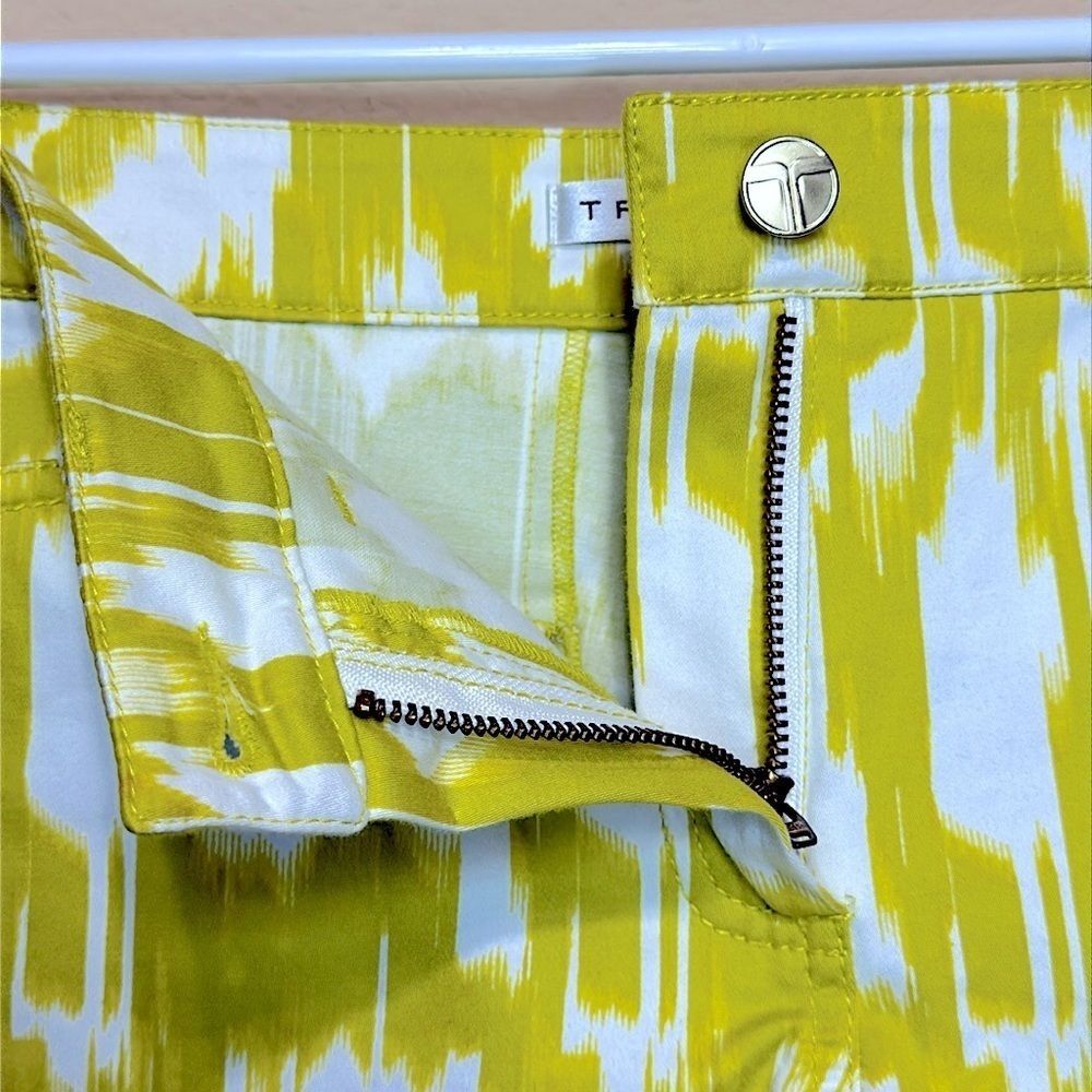 Trina Turk Resort Shorts Yellow White Ikat Abstract Size 4 Coastal Resort - Picture 5 of 10
